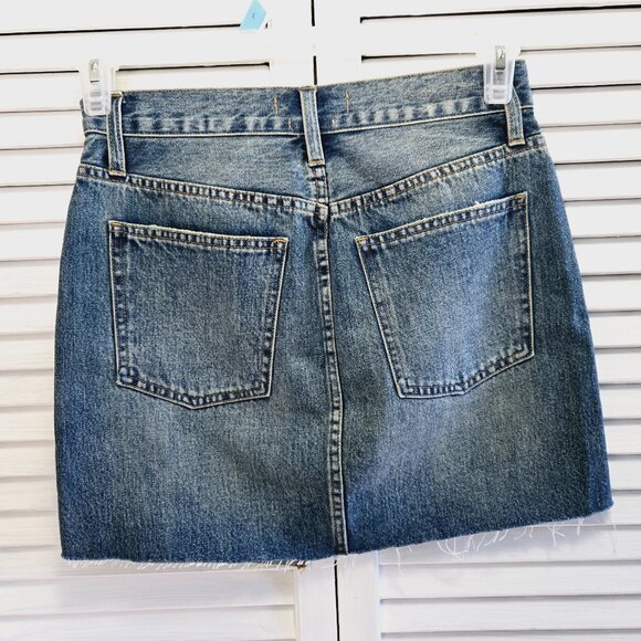 NWOT PISTOLA RUMI MEDIUM WASH DENIM JEANS FRAYED HEM 5 POCKET MINI SKIRT SIZE 26 - Picture 2 of 8